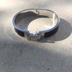 Stainless steel black bangle